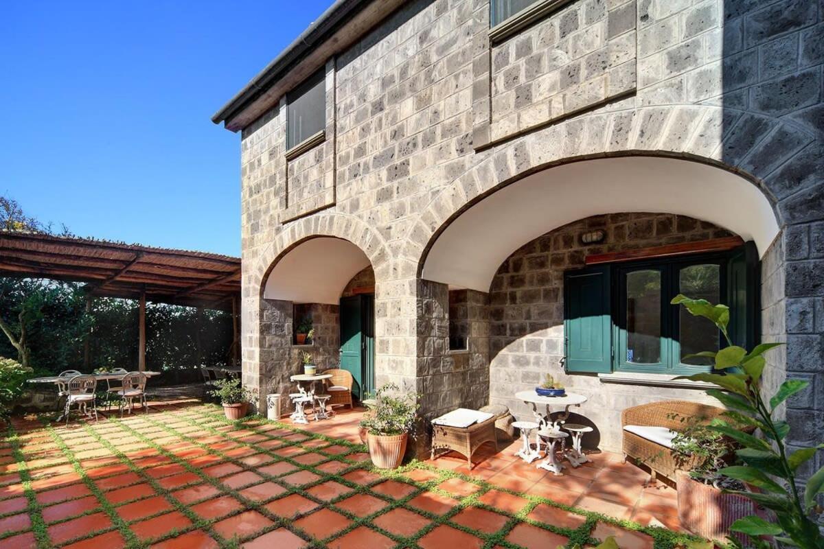 Fondo Turiello Villa Gardens Pool And Guest Services Sant'Agata sui due Golfi Exterior photo