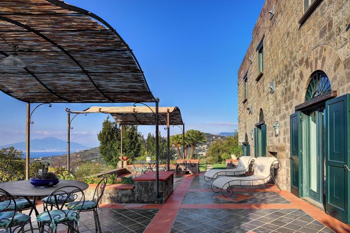 Fondo Turiello Villa Gardens Pool And Guest Services Sant'Agata sui due Golfi Exterior photo