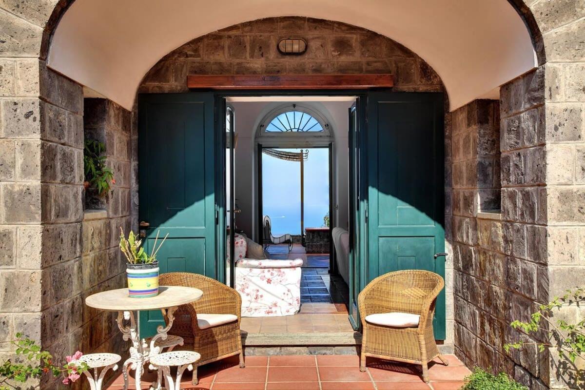 Fondo Turiello Villa Gardens Pool And Guest Services Sant'Agata sui due Golfi Exterior photo