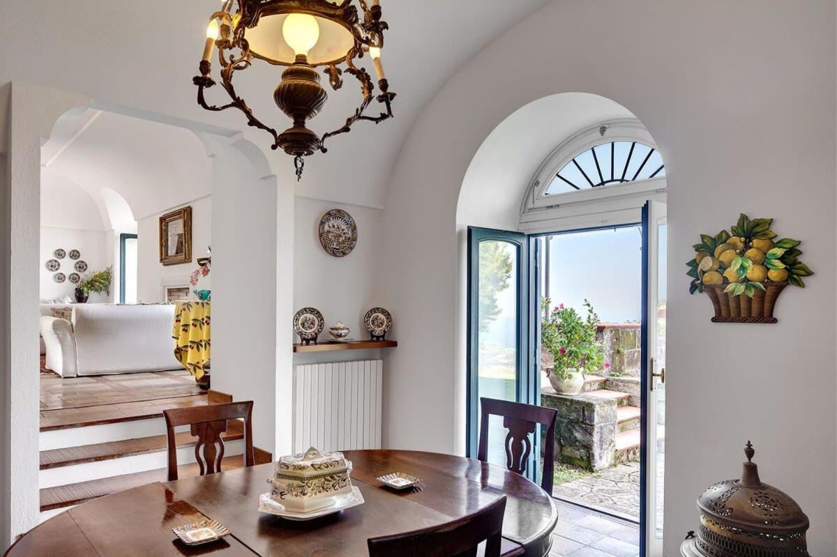 Fondo Turiello Villa Gardens Pool And Guest Services Sant'Agata sui due Golfi Exterior photo