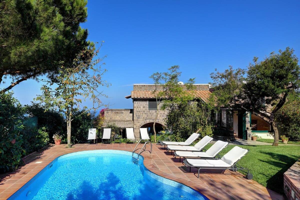 Fondo Turiello Villa Gardens Pool And Guest Services Sant'Agata sui due Golfi Exterior photo